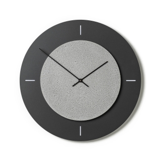 Betónové hodiny s kovovým ciferníkom šedá + čierna verzia 2